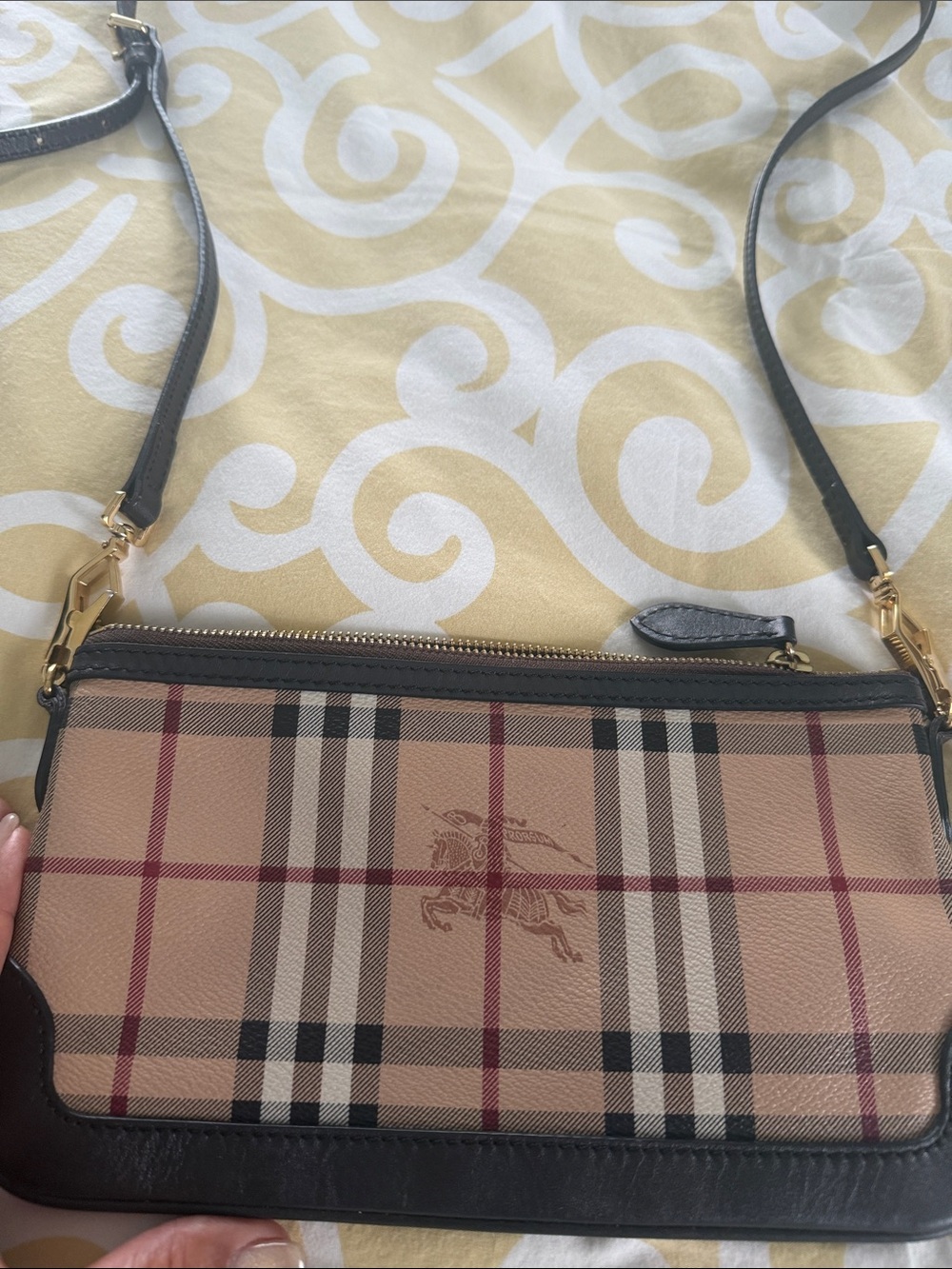 Burberry Beige Nova Check Crossbody Bag with Black Trim - Picture 7 of 8